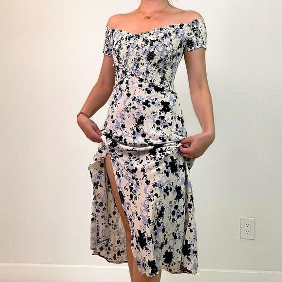NEW ASTR The Label Women's Floral Off-Shoulder Maxi Dress - Blue/White Size M - Picture 1 of 10